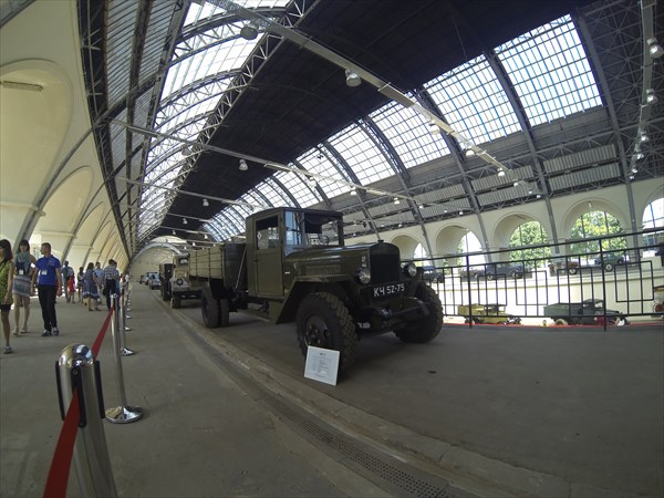 Выстовка ретро автомобилей в ВДНХ