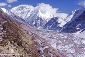 Kirat Chuli(Tent Peak) (7362 м) и Nepal Peak (7177 м)