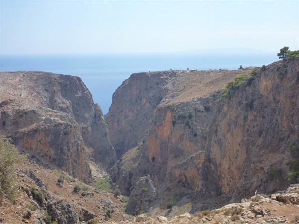 Вид на ущелье Арадены с Агиос Афанасиос