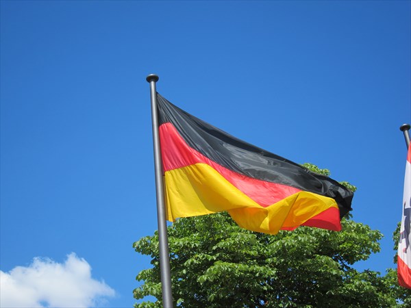 Нас приветствует  Германия