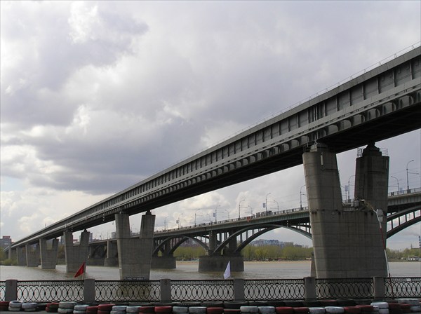Вид на мосты Новосибирска.