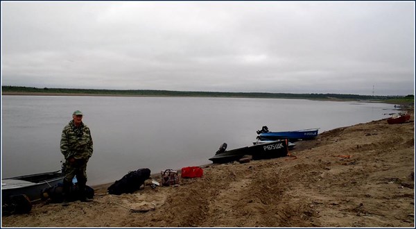 В деревне Абезь, в ожидании моторки.