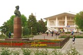 Памятник дагестанскому поэту Сулейману Стальскому