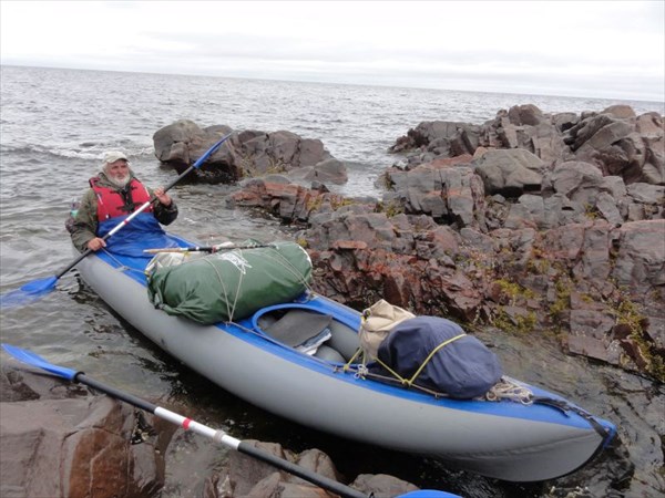 Красные камни перед м.Межной