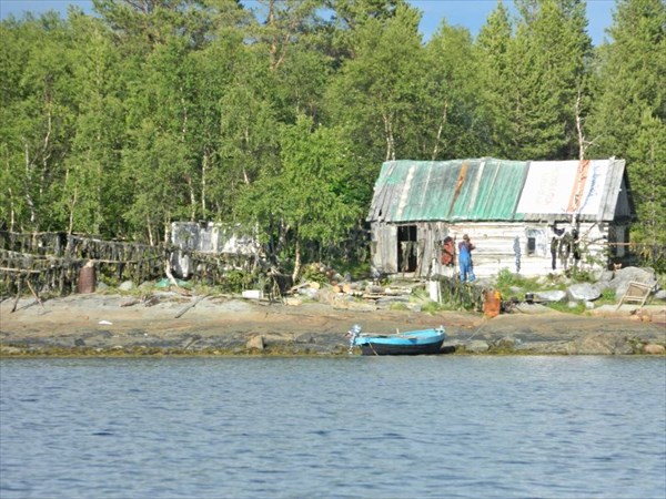 Дом в г.Попова, сушится морская капуста.