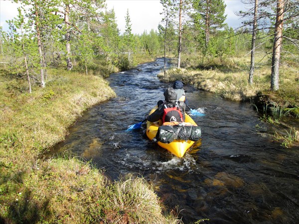 071_На пакрафте по ручью ))