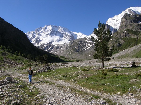 долина Адыр-Су выше альплагеря