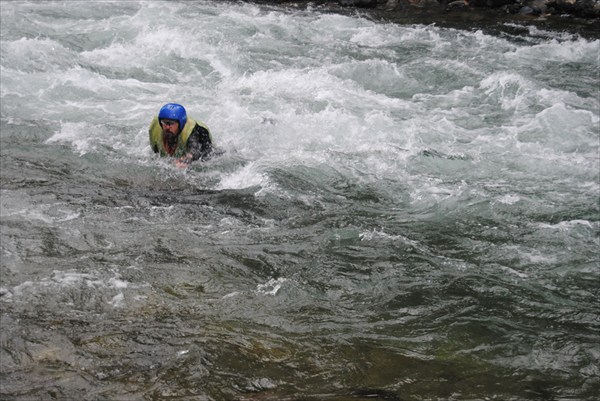 Уроки самосплава на реке Жомолок