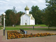 Novgorod3-Церковь Двенадцати Апостолов на Пропастех
