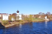 Псков - вид с Ольгинского моста на гостиницу Ольгинская