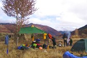 Лагерь рядом с развалинами тибетского дома