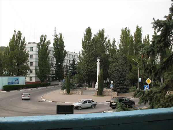Памятник на братской могиле советских воинов