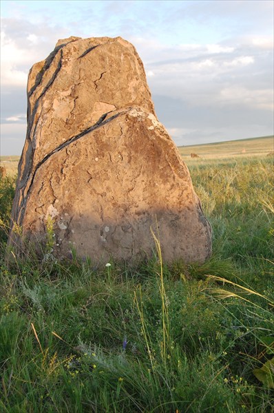 Самый большой камень (район п.Шира)
