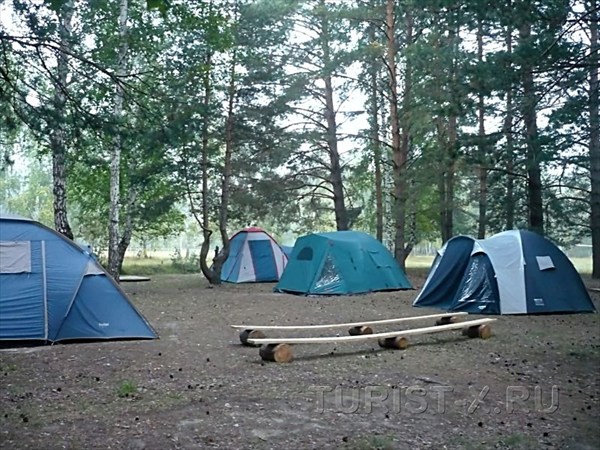 Палаточный лагерь на турбазе