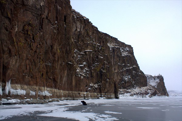 Скалы напротив устья Сидорихи