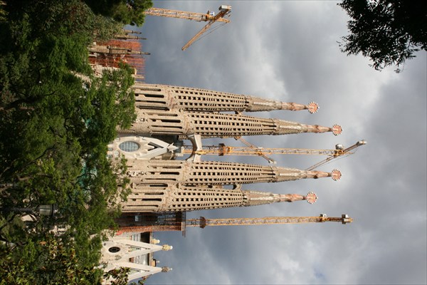 на фото: Саграда Фамилия