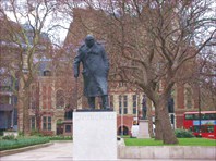 Winston-churchill-statue-Памятник Черчиллю