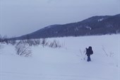 Томь, позади Салтымаковский хребет