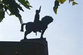 Памятник Вахтангу Горгасалу