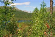Фото 33. Вид с тропы на озеро Илогирь