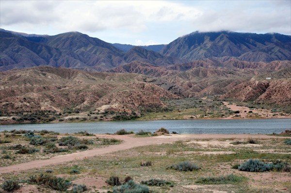 Соленое озеро