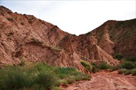 Начало каньона Сказка-город Каракол