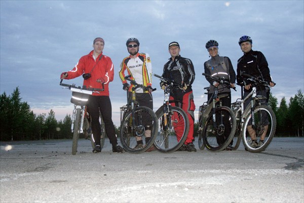 Время 00:04. Заброшенный аэродром