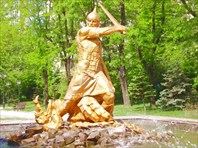 Скульптура богатыря-Фонтан "Богатырь"