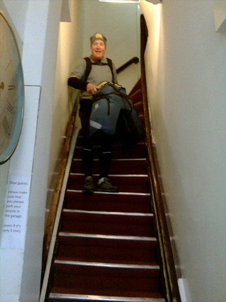 Крутая лестница в отеле