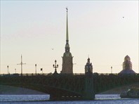 Вид на Неву-город Санкт-Петербург