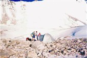 Лагерь на леднике в Среднем Каскелене