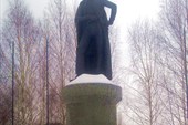 Рождествено-Суворово, памятник Суворову