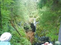 Карстовый провал