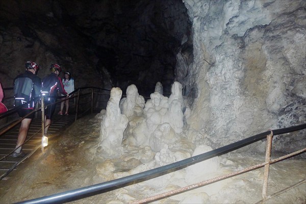 Азишская пещера