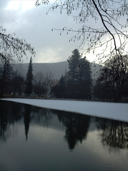 Озеро возле санатория "Карпаты"