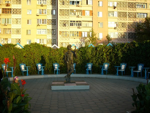 Памятник Остапу