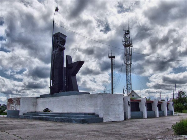 Обелиск героям ВОВ.