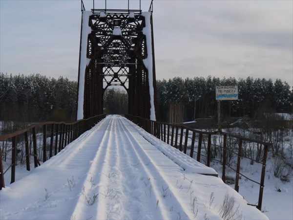 Река Межа в Жарковском (вид на старый мост)
