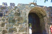 Крепость Гонио, ворота