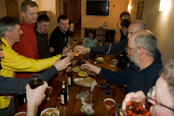 За цивилизацию, женщин, "Золотую Подкову" и пр.