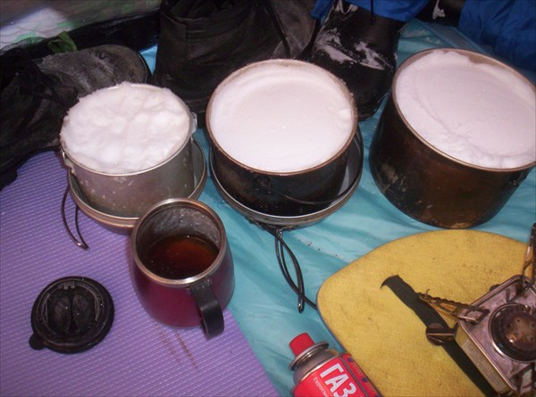 Первое, второе, третье... а компот? -- Сэр, ваш компот замерз!