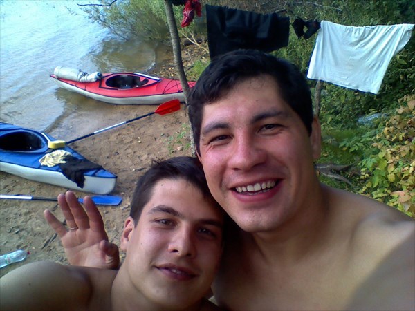 на фото: Я и брат мой Сева на Рузском водохранилище