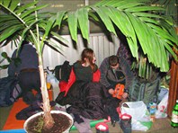 Ночевка под пальмами на ж/д вокзале Твери