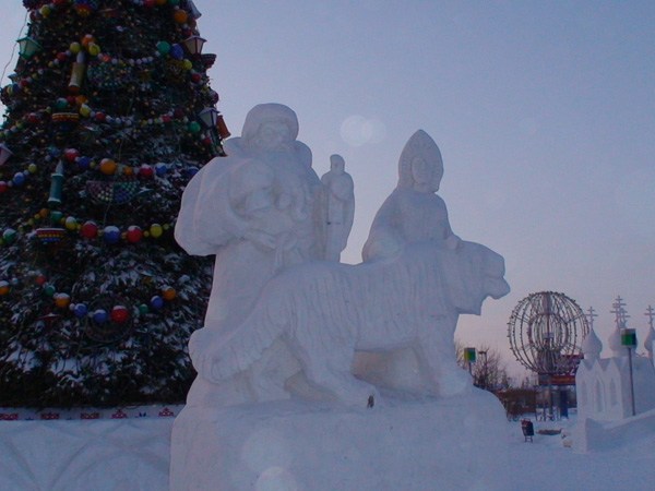 Снежный городок в Губкинском1