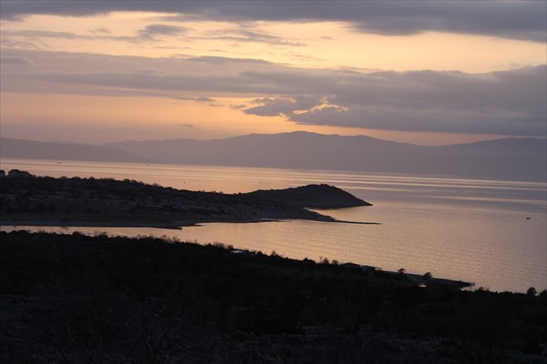 Вид на Црес с острова Крк