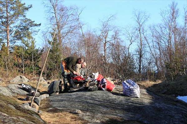 С Ильей Статейкиным. остров Воспоминаний (Мустасари)