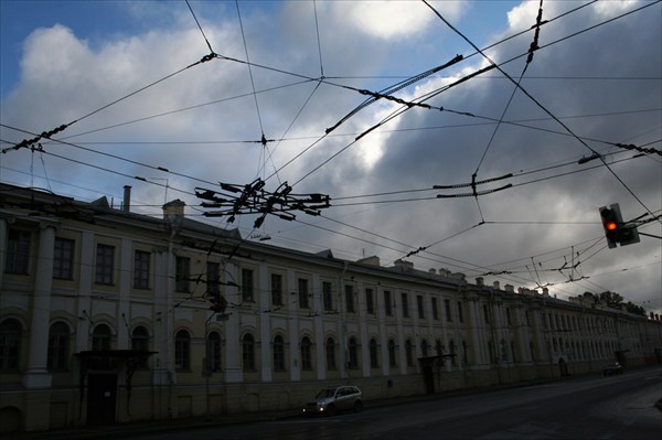 небо в Питере сфотографировать довольно непросто:)