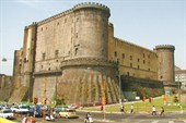 Неаполь. `Новая крепость`. Вид со стороны порта