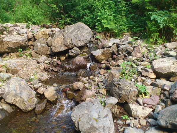 3 километра по камням вдоль ручья Макарачек 2-й