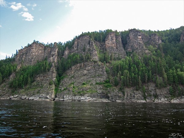 Скалы Олёкмы после притока Тас-Миеле